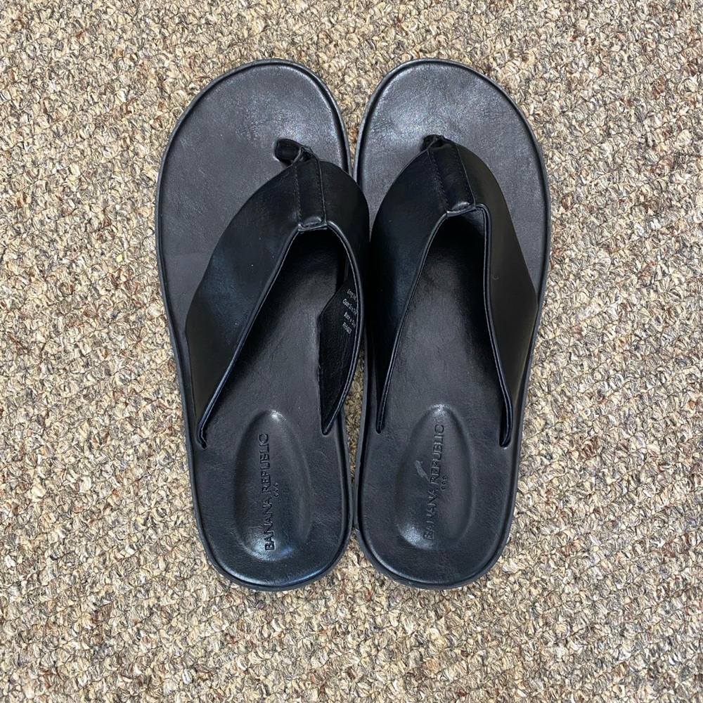 Brand New Banana Republic Men’s Leather Flip Flops, size 10